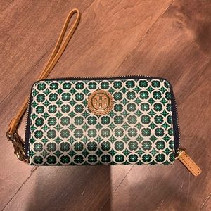 Tory Burch Wristlet